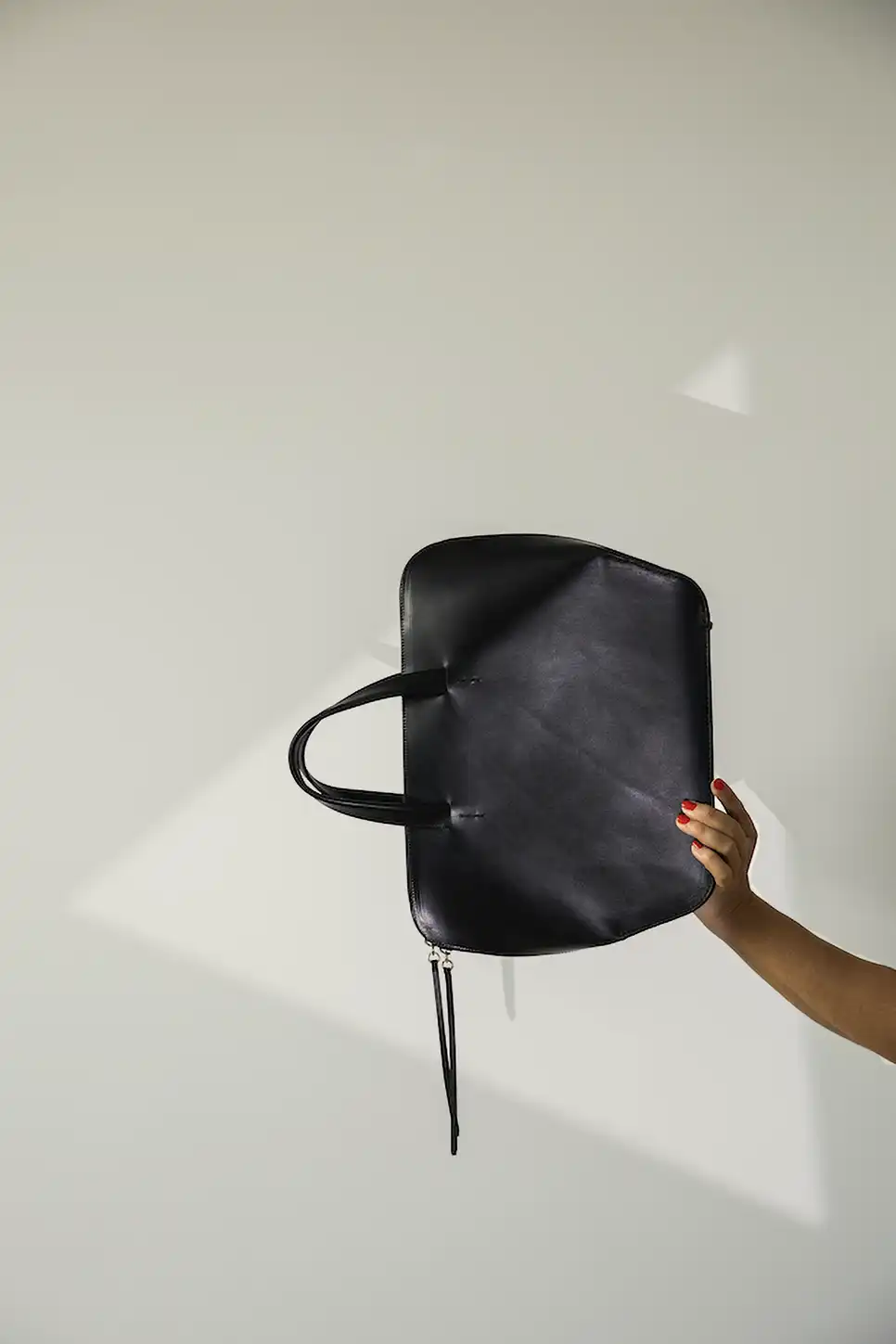 Klassischer Shopping Bag aus Leder Kollektion Vega von Maren Dessel