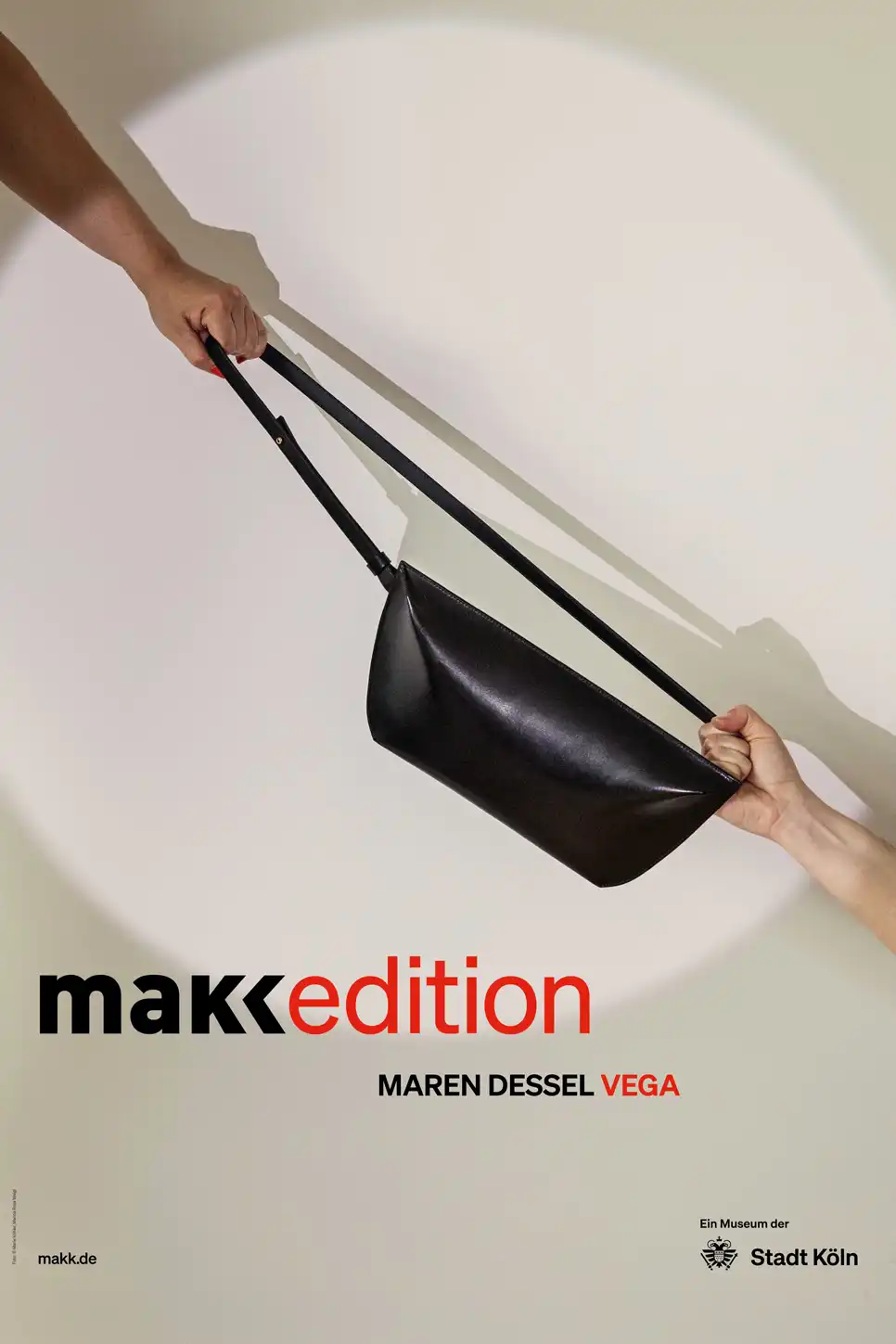 Ausstellungsplakat makk edition mit der Vega Makk Edition von Maren Dessel